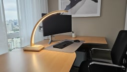 Светильник из дерева ясень на стол WoodWave