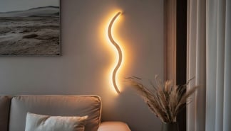 Светильник Змейка из дуба на стену в зале  WoodWave